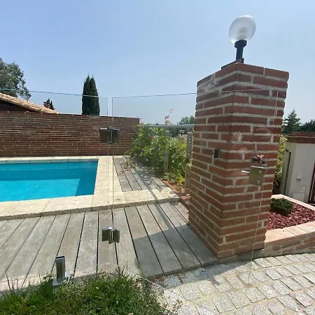 Sous Les Chenes De - Detente Et Teletravail *