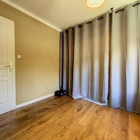 Sous Les Chenes De - Detente Et Teletravail *